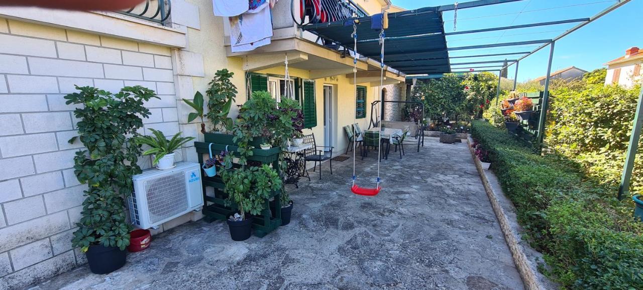 Apartmani Fani Supetar Exterior photo